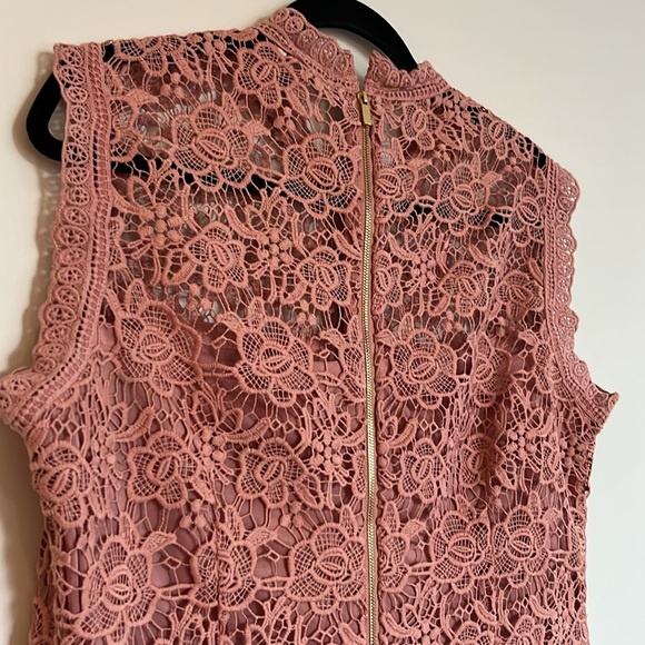 Beautiful blush pink lace top - Picture 5 of 6